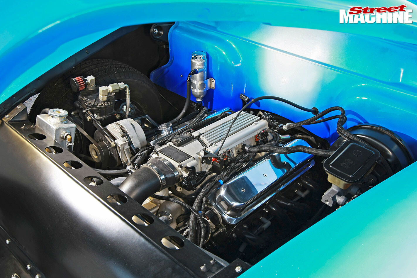 Kaiser Dragon engine bay