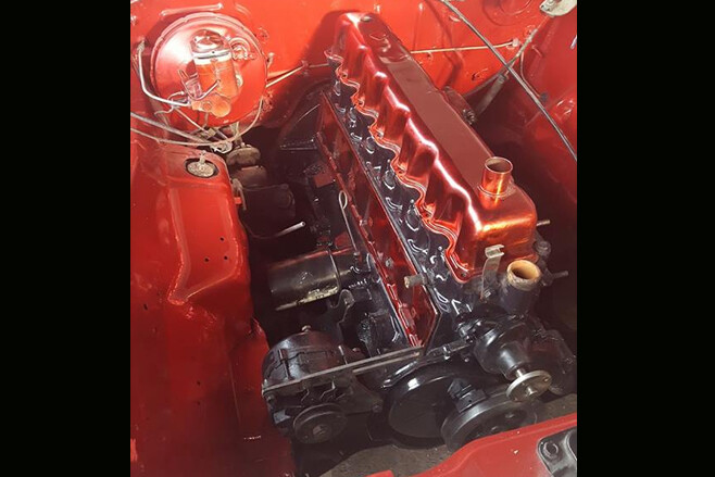 Kenny TwoTwenty 265 Hemi engine