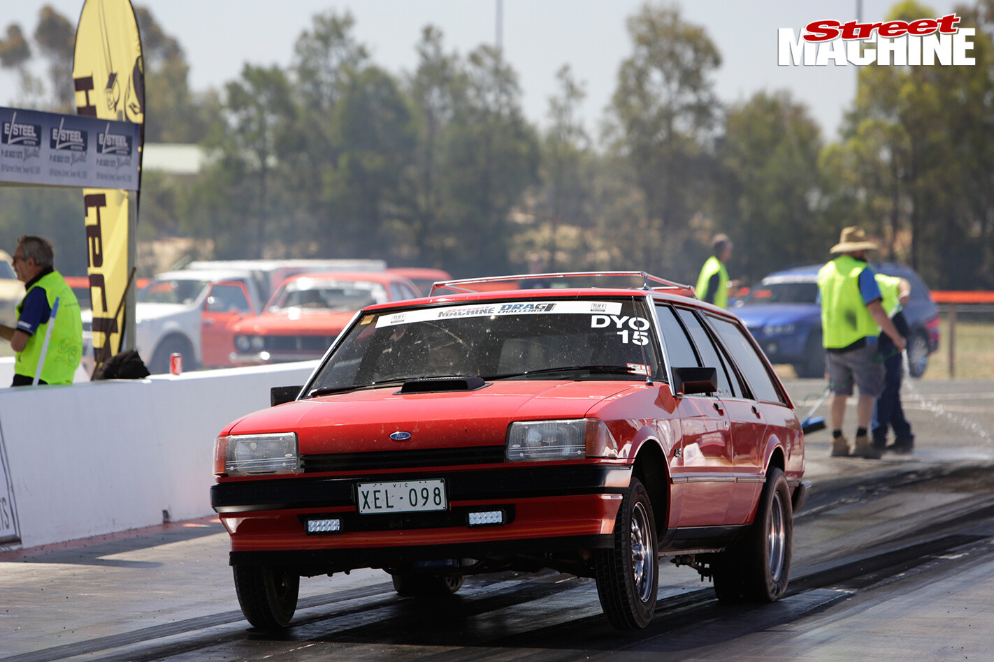 L98-XE-FORD-FALCON-SLEEPER-drag