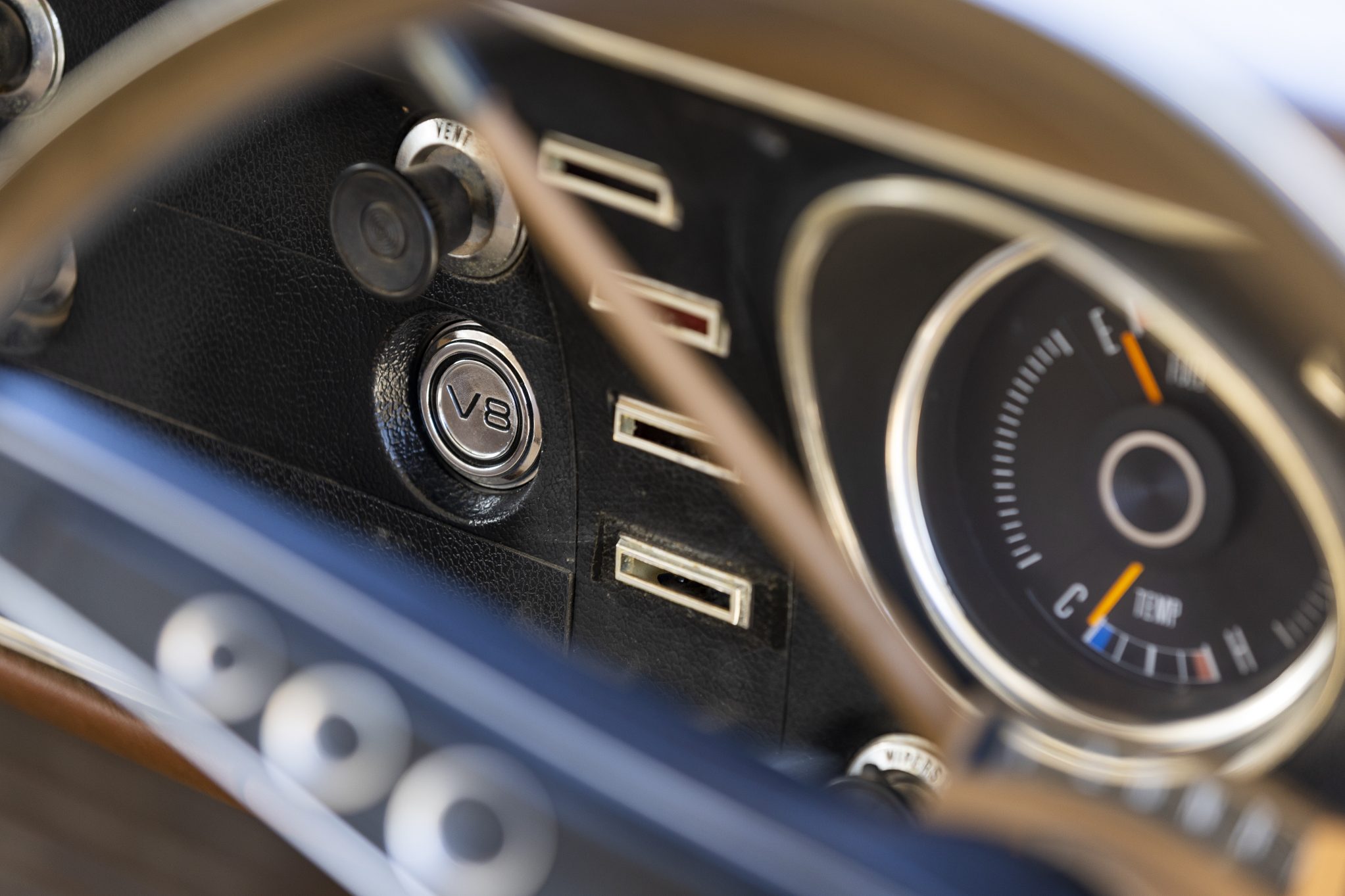 Street Machine Features Lorella Burns Ford Xw Wagon Dash 7
