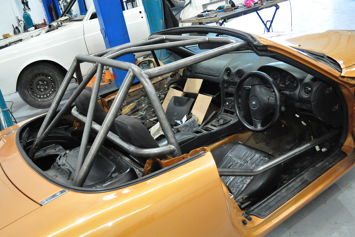 LS1 POWERED MAZDA MX5 cage