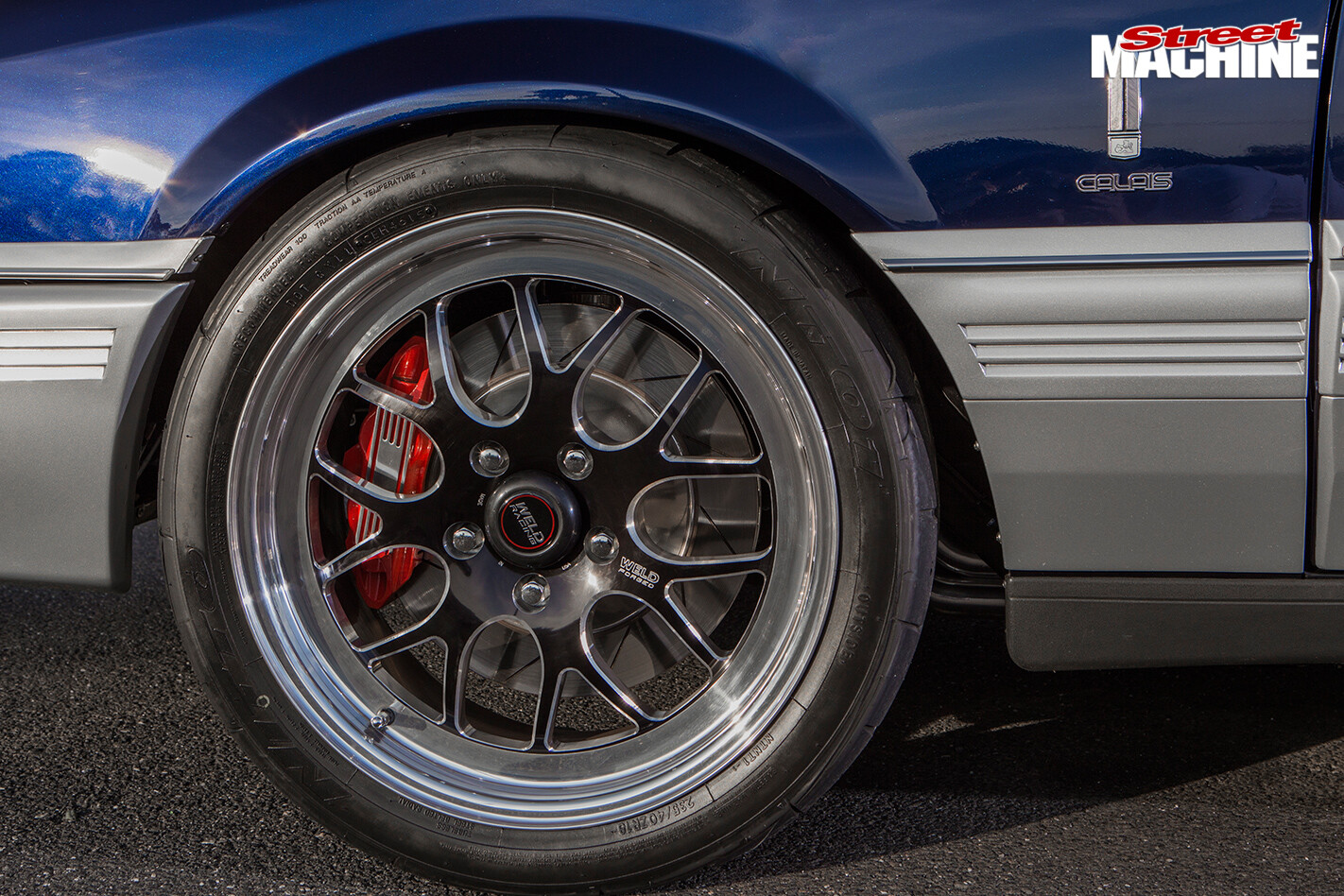 LS6-POWERED-1988-HOLDEN-VL-CALAIS-wheel