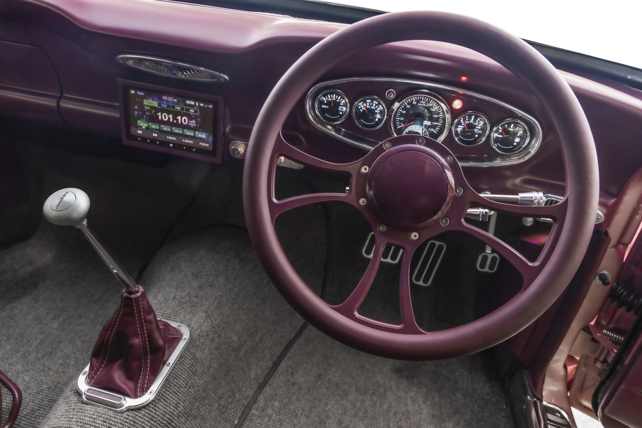 Street Machine Features Lynda Rowe Xm Falcon Coupe Dash 2