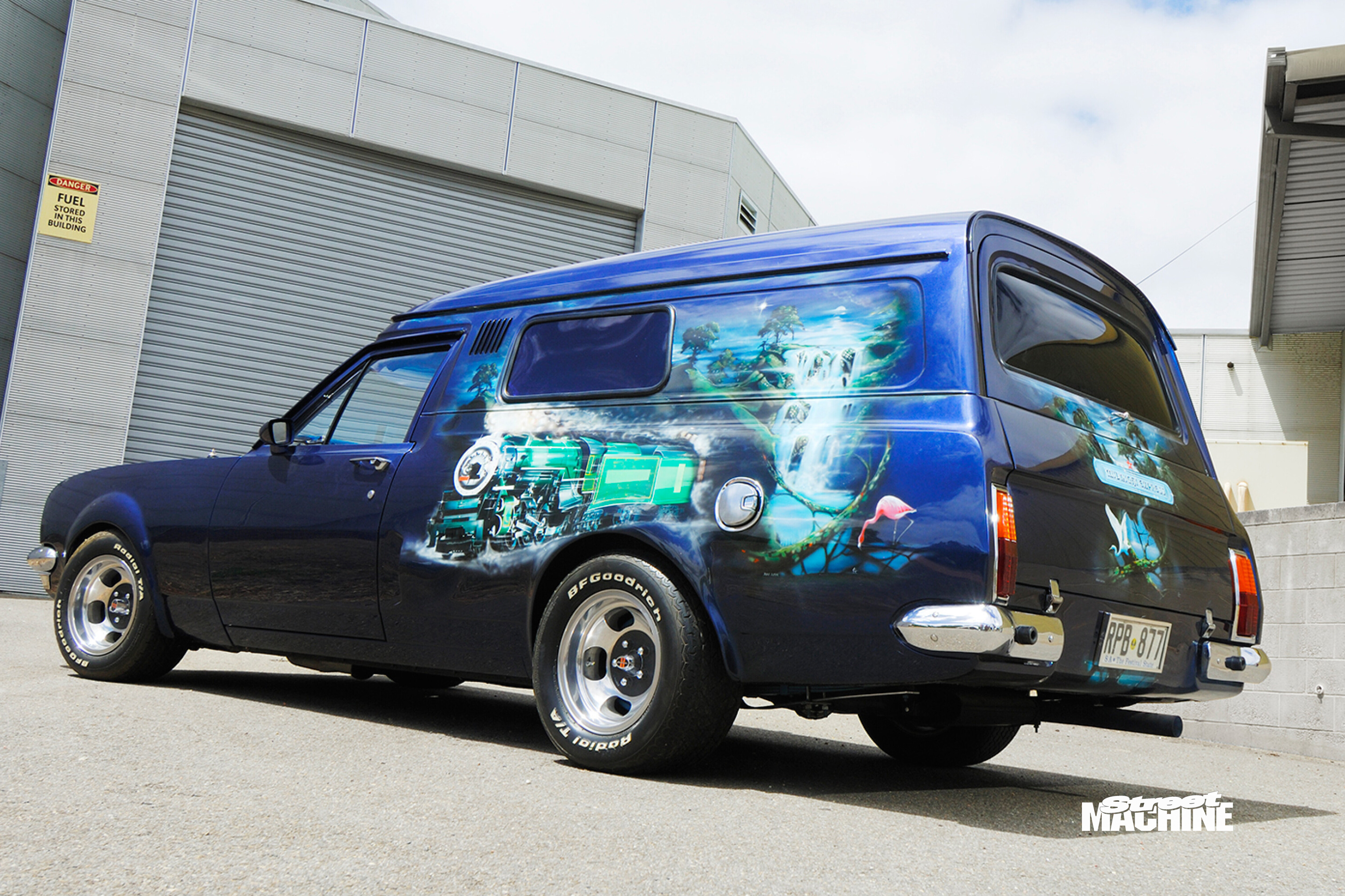 76011b75/midnight express holden ht panel van rear angle wm jpg