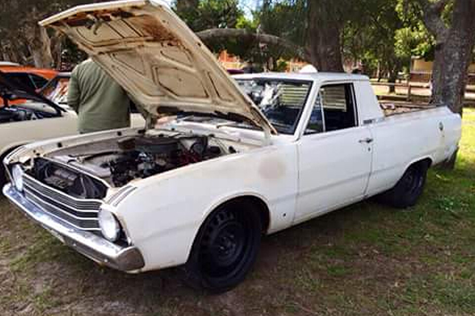 Mopar -33-valiant -ute