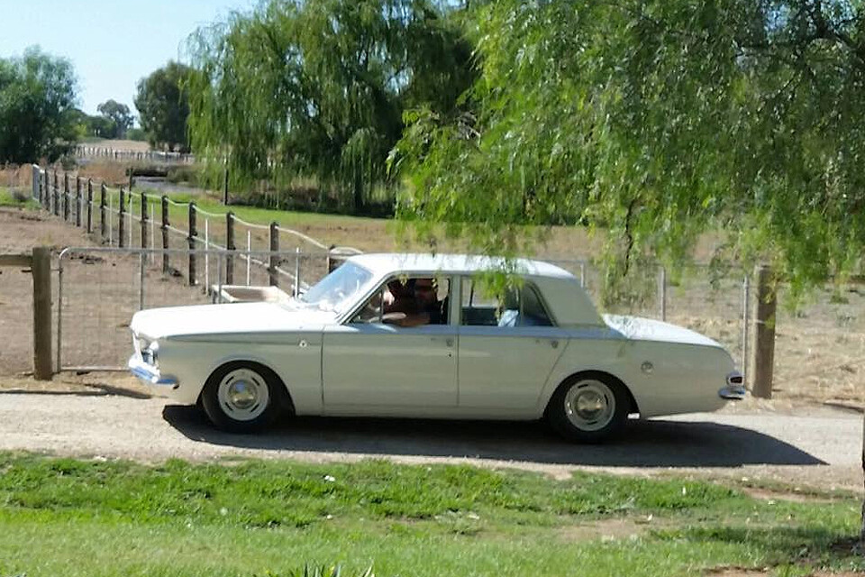 Mopar -62-white -valiant