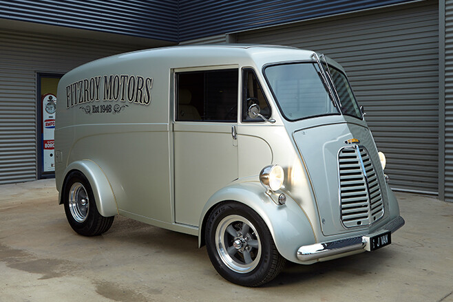 Morris J-van front