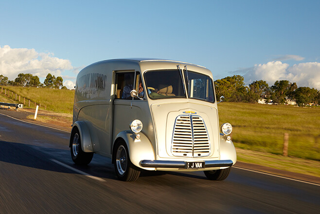 Morris J-van onroad