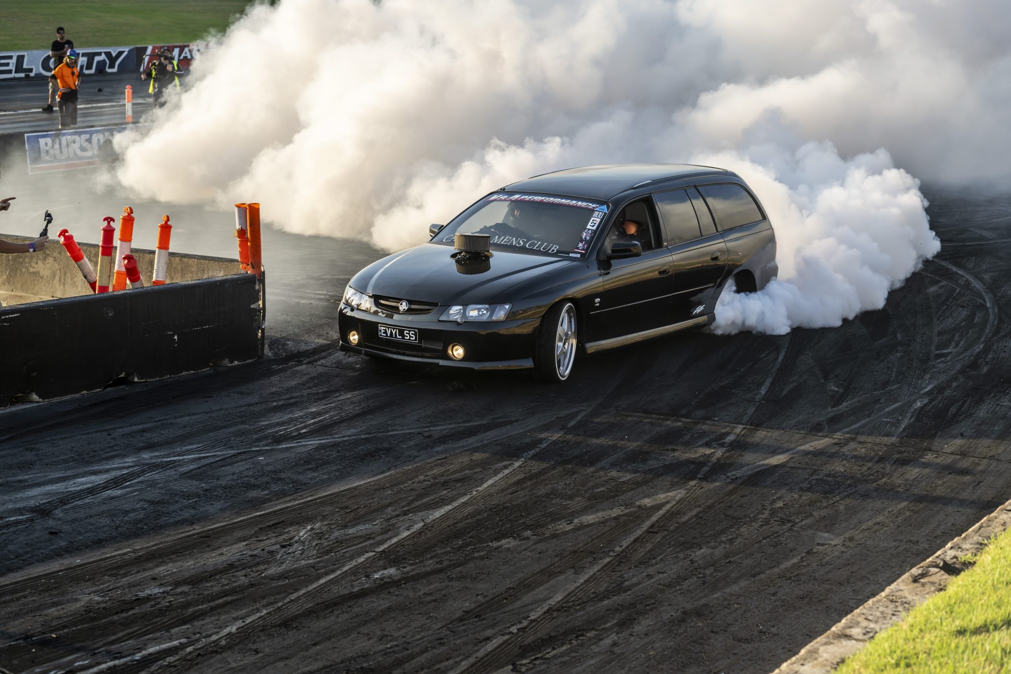 Street Machine Events Motorvation 37 Burnouts Motorvation 37 0828