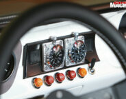 Mustang -interior -dash