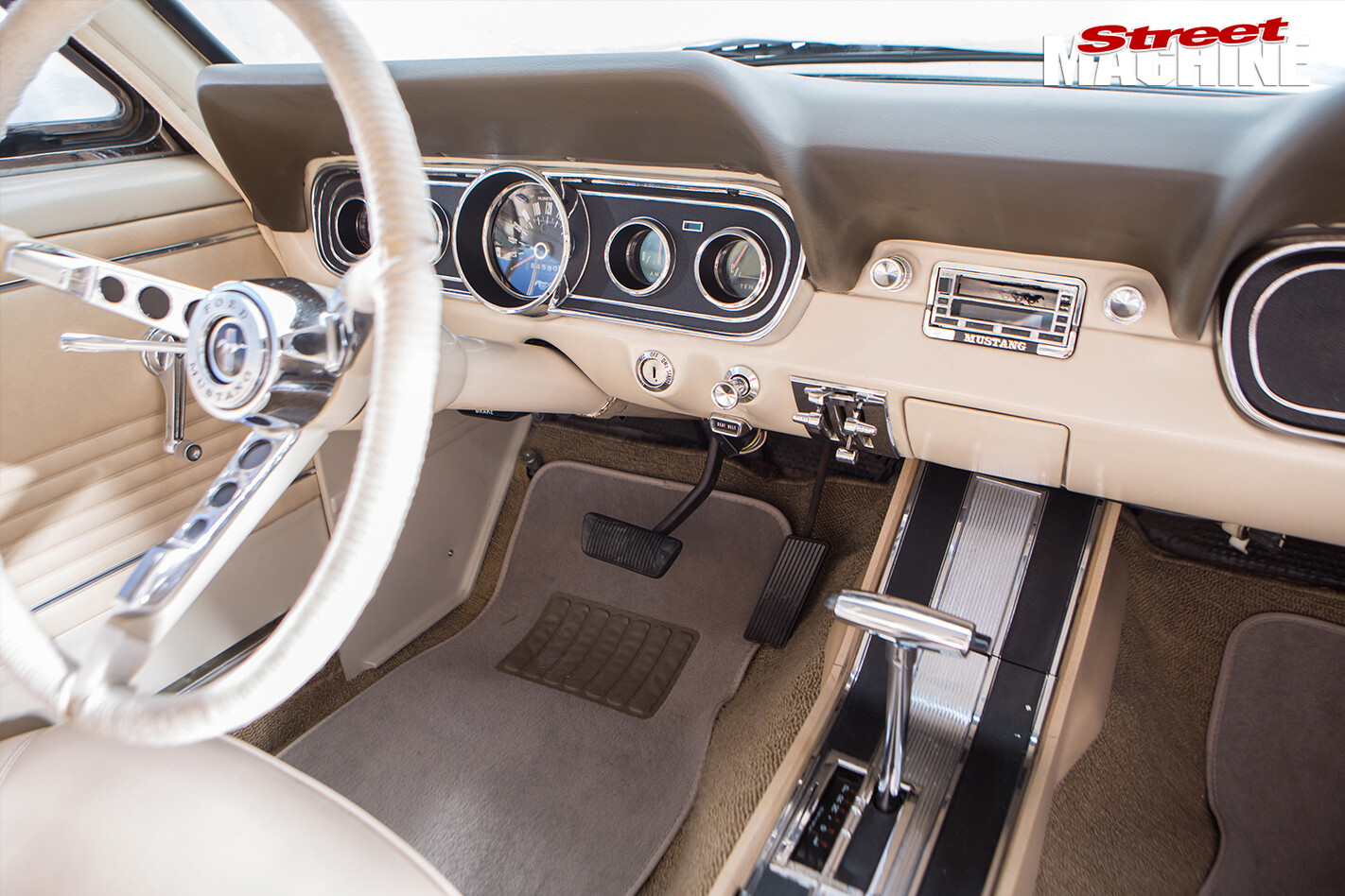 Nicole -Bridge -1966-Mustang -interior -front