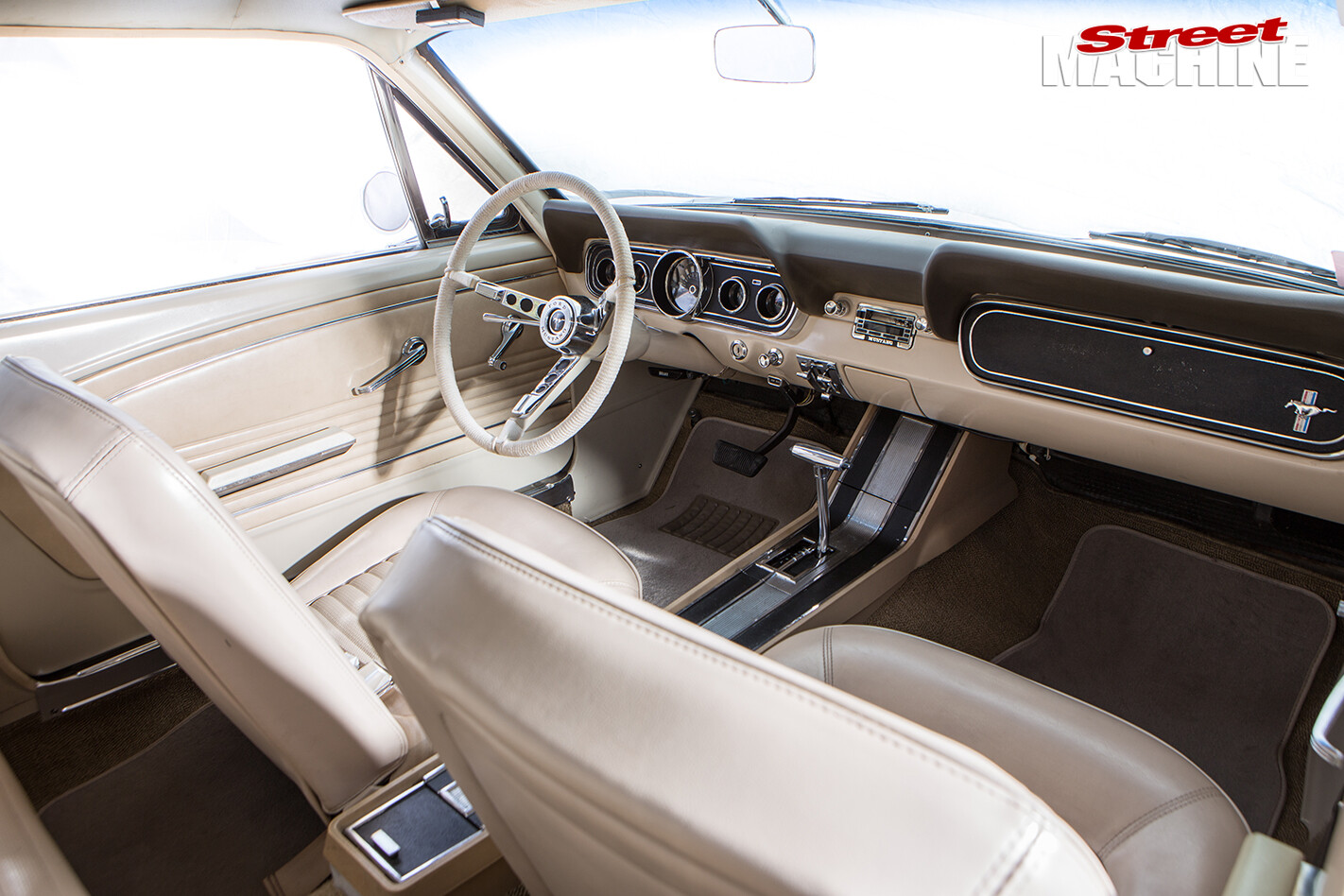 Nicole -Bridge -1966-Mustang -interior