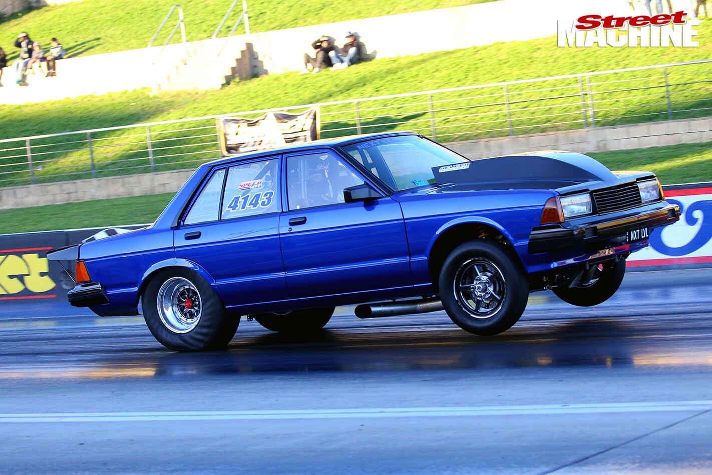 Nissan Bluebird side