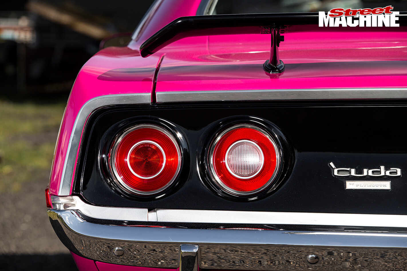 PINK-1972-PLYMOUTH-BARRACUDA-4