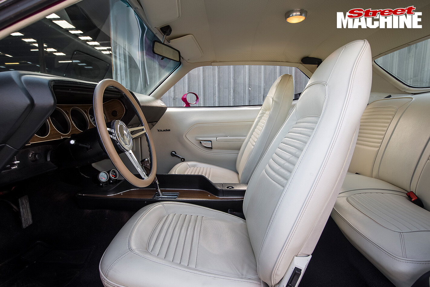 PINK-1972-PLYMOUTH-BARRACUDA-caption -3