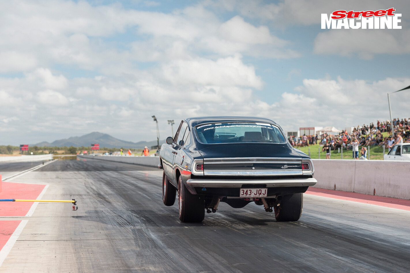Plymouth Barracuda Drag Race