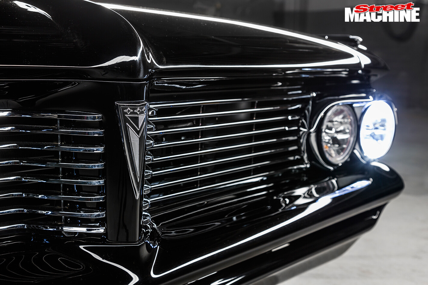 Pontiac -Laurentian -grille -detail