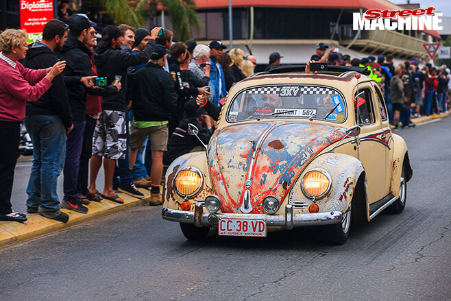 Red -centre -nats -blue -1956-VW-beetle