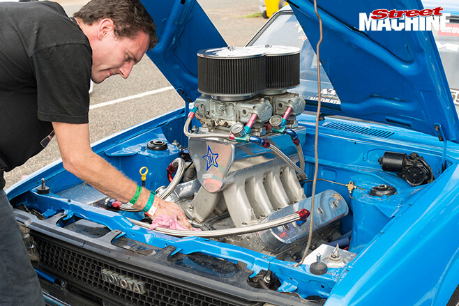 Red -centre -nats -blue -toyota -corolla -engine -bay