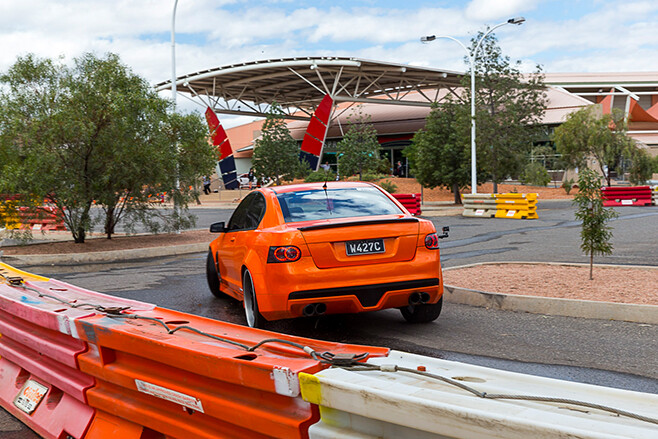 Red -centre -nats -orange -holden Ve Commodore