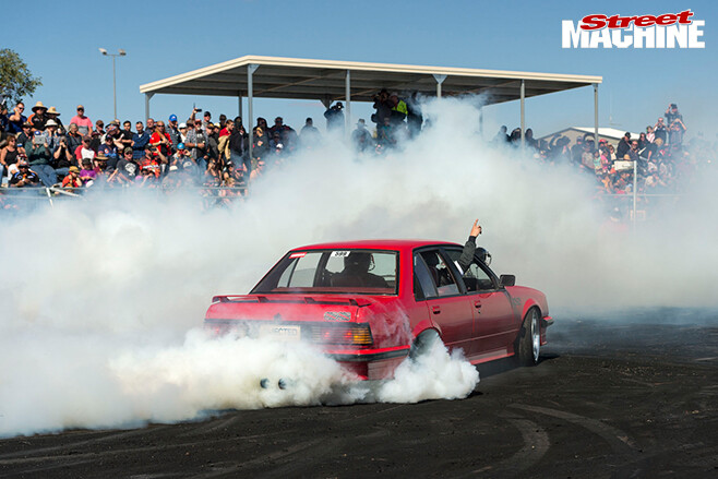 Red -centre -nats -pink -commodore -burnout