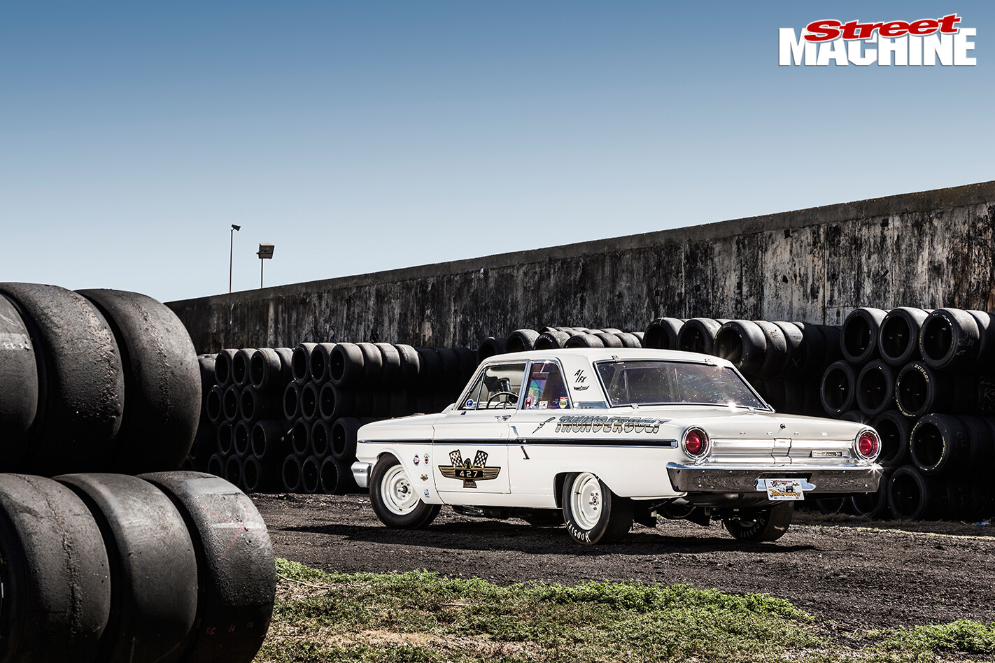 REPLICA-FORD-FAIRLANE-THUNDERBOLT-rear