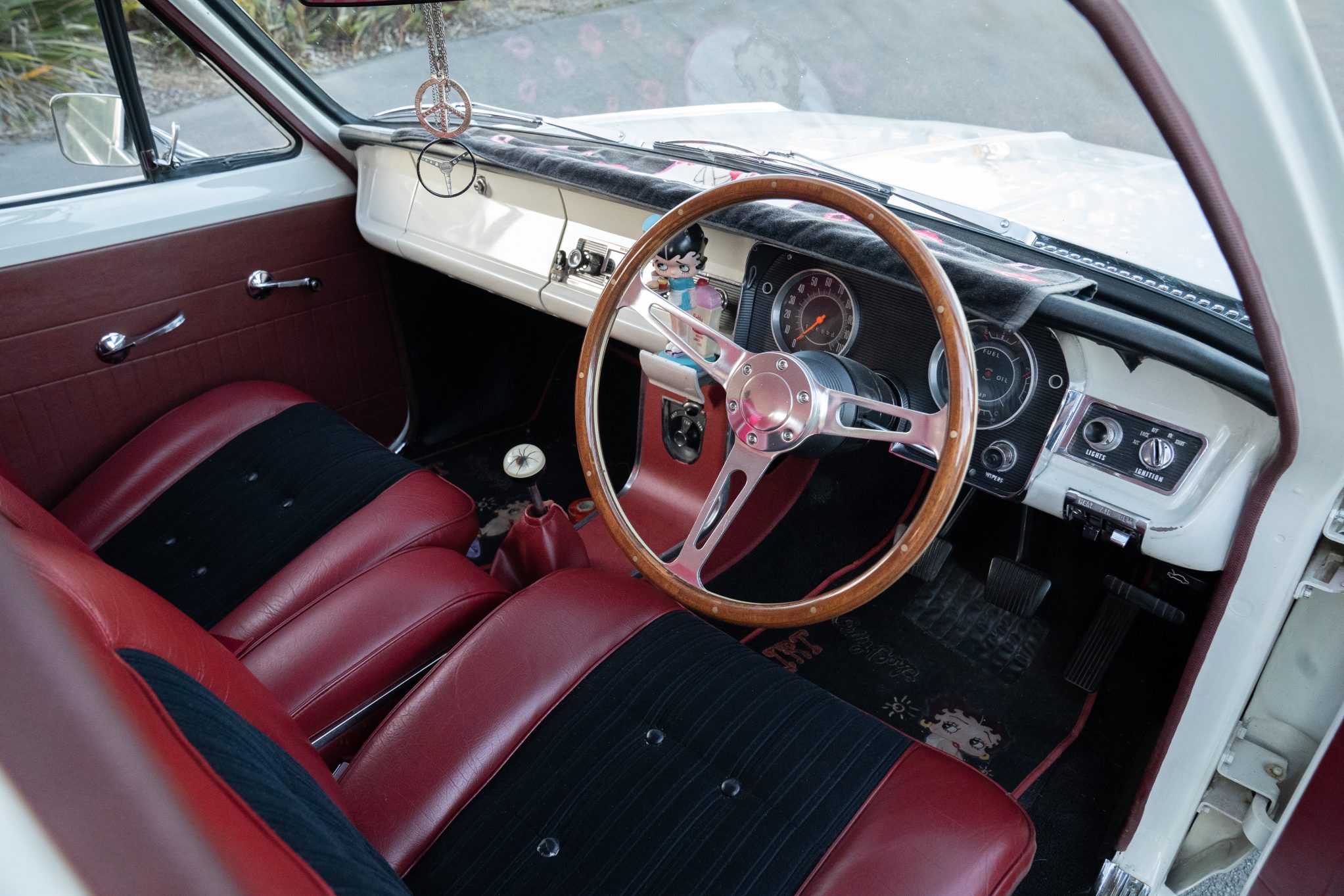 Street Machine Features Roxy Marshall Hr Holden Panel Van Interior