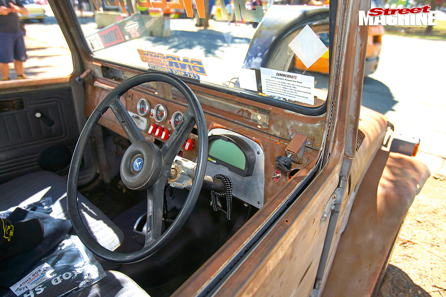 Summernats -29-toyota -landcruiser -interior
