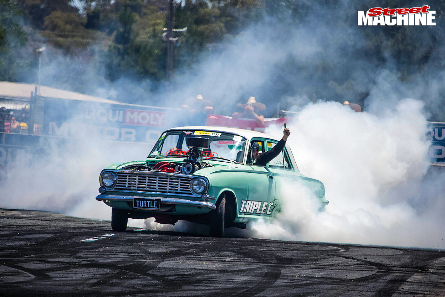 Summernats -29-vauxhall -victor -burnout