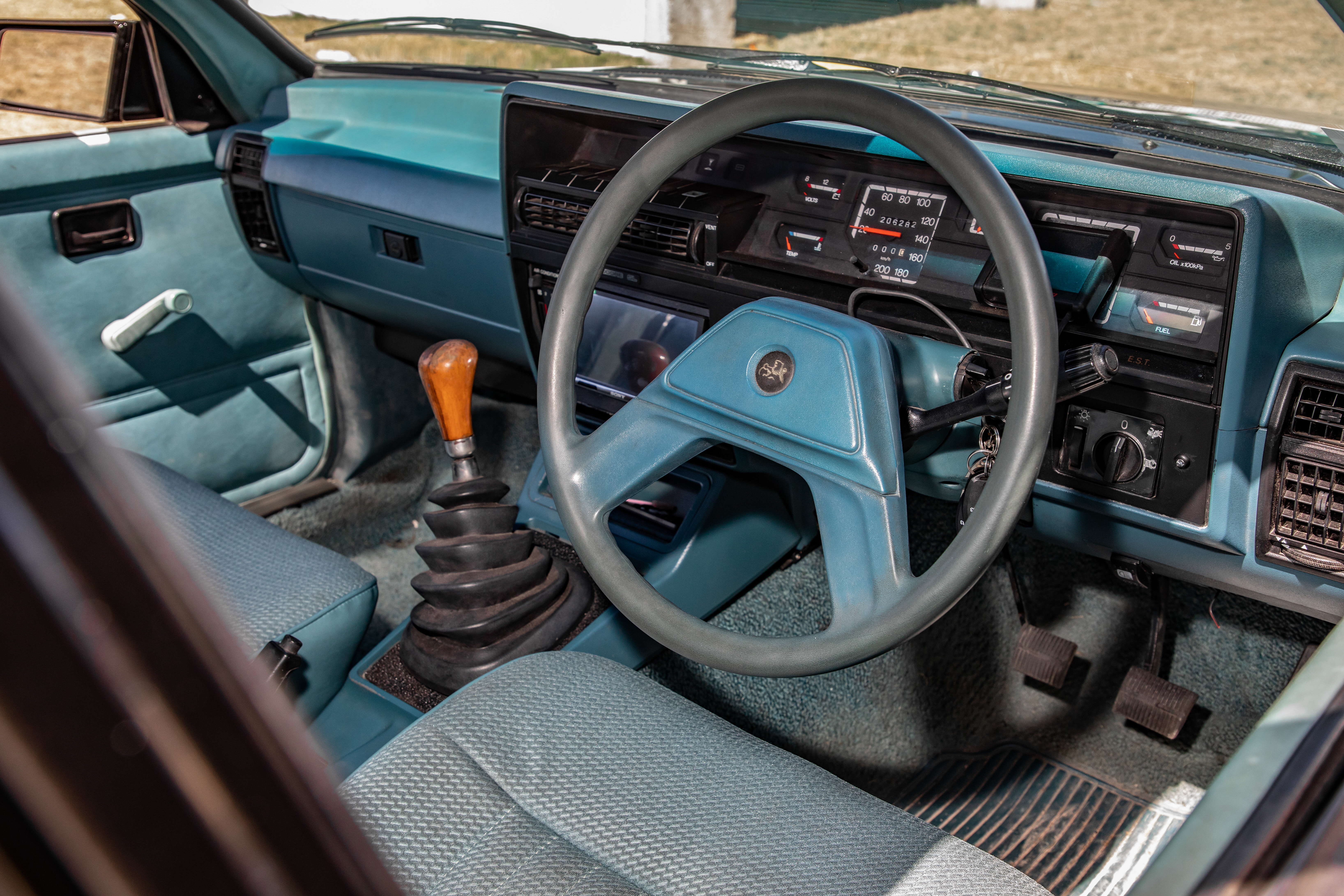 8aa61471/taylah louise vk commodore dash jpg