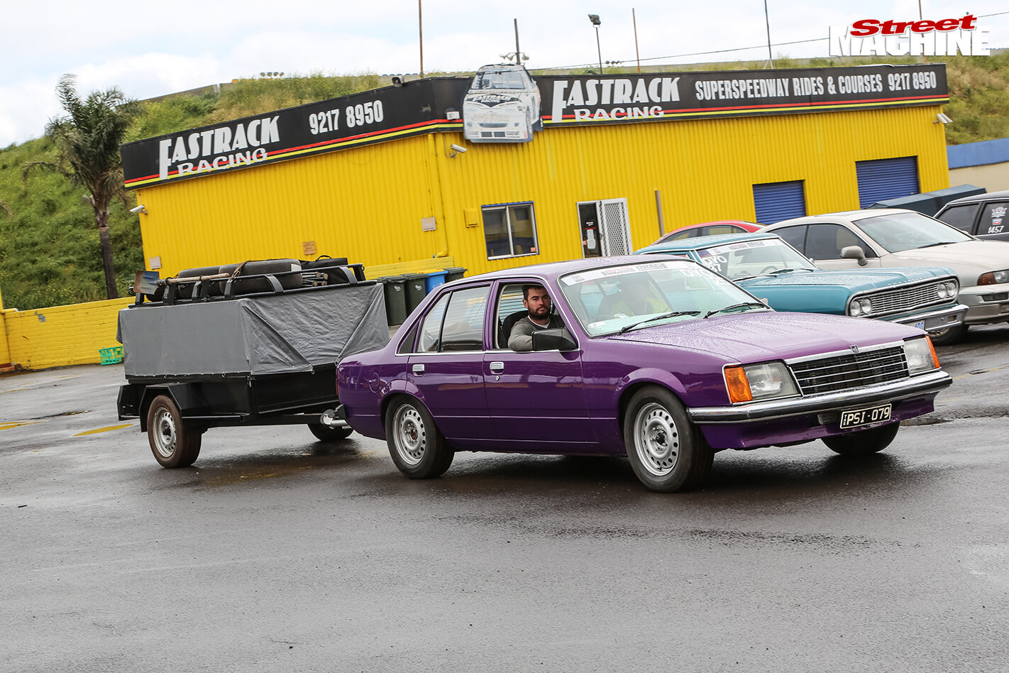 TURBO-V6-VB-COMMODORE-park