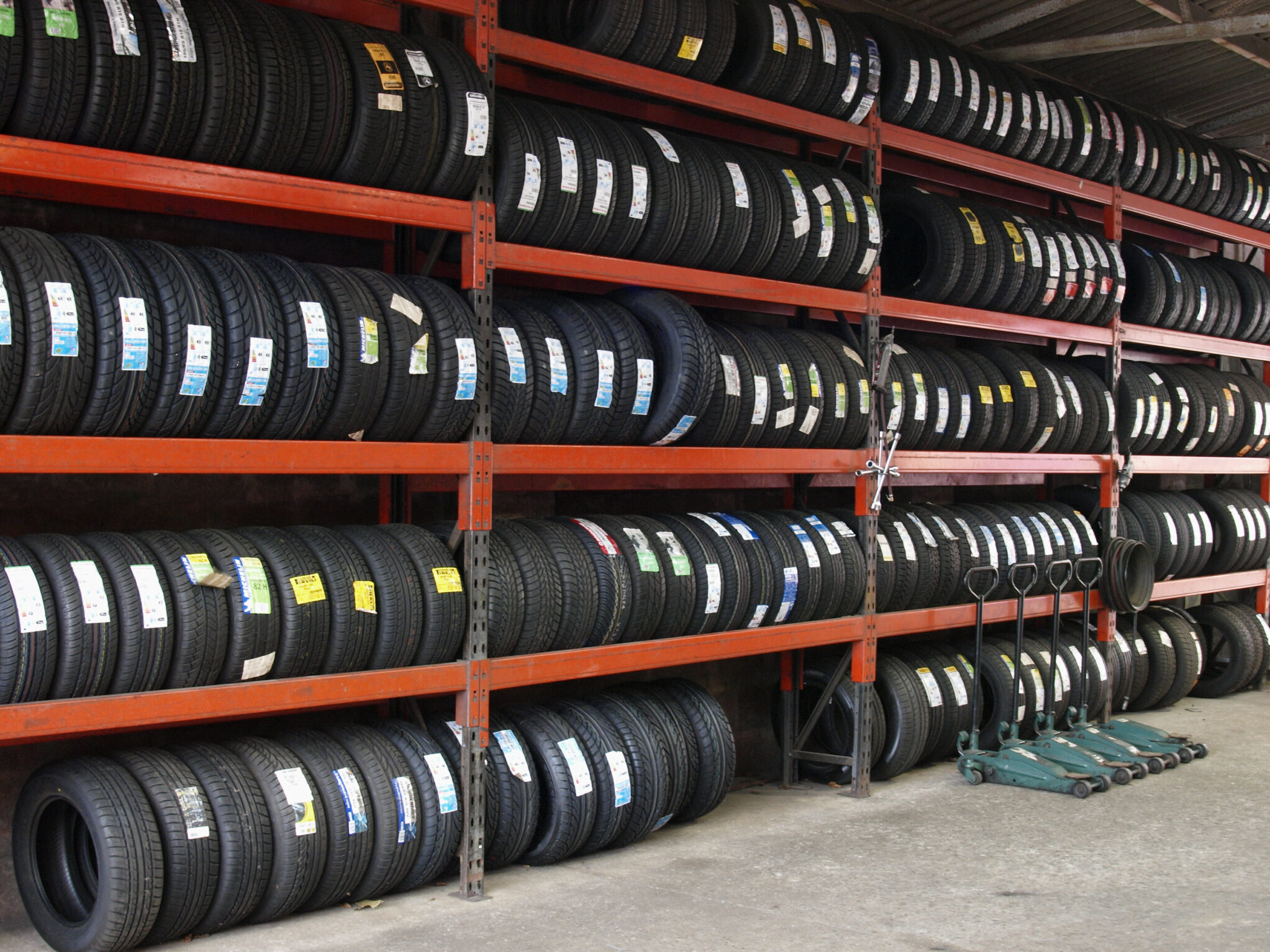 f4df0c02/tyre rack jpg