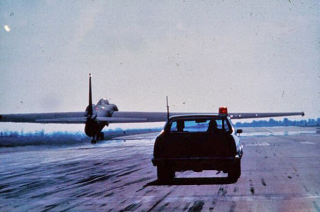 U-2 chase car history