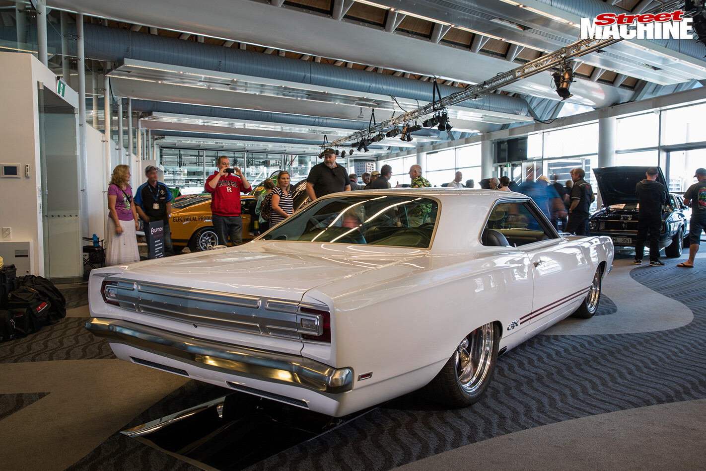 V10-DODGE-VIPER-POWERED-PLYMOUTH-GTX--NZ-back