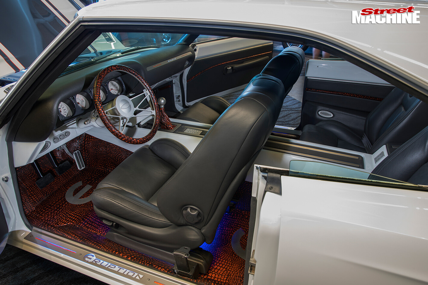 V10-DODGE-VIPER-POWERED-PLYMOUTH-GTX--NZ-interior -1