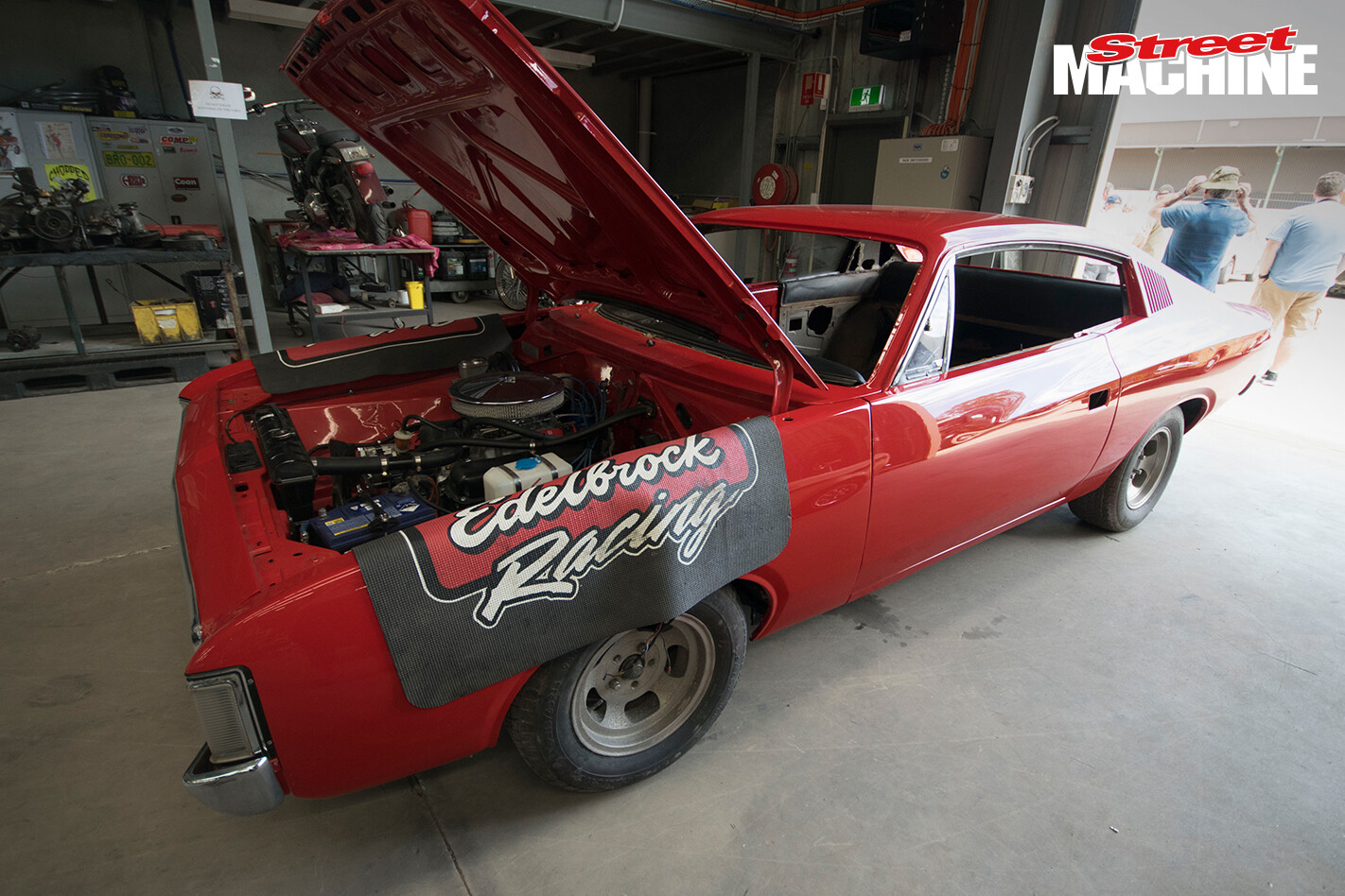 Valiant Charger 8195