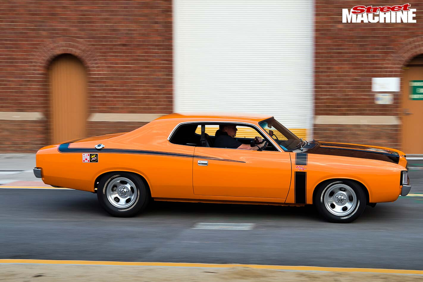 Valiant VH onroad