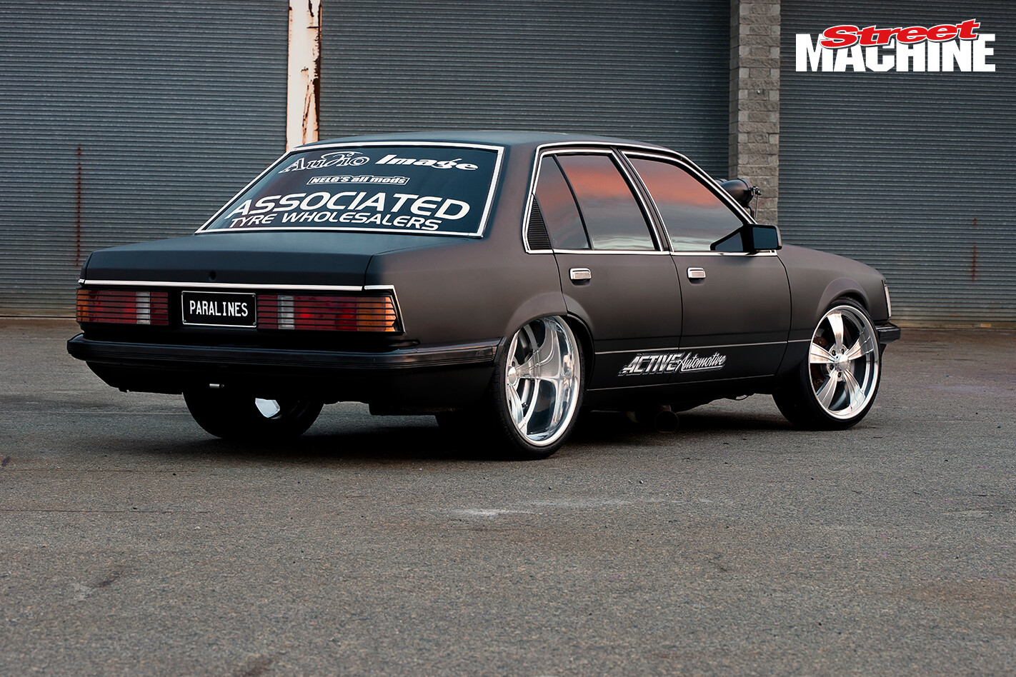 VH Commodore Burnout PARALINES 4 Nw
