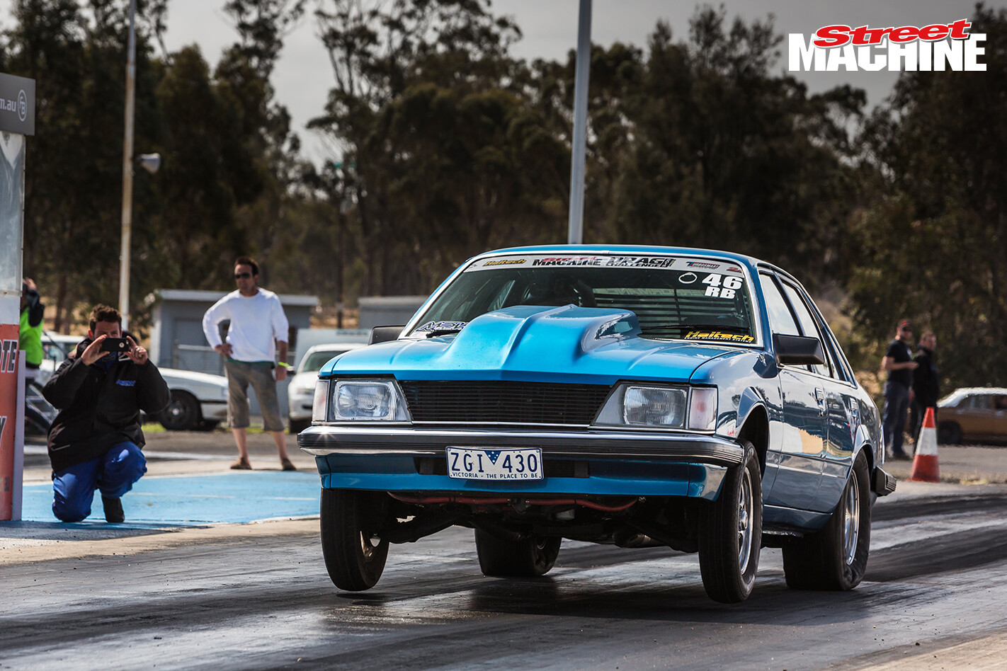 VH Commodore Drag Race