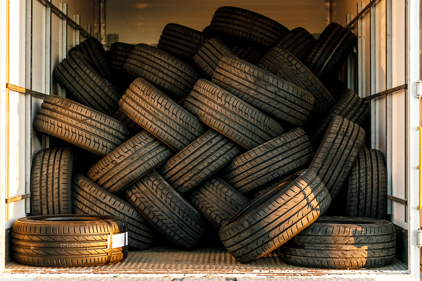 32be12ee/wheels tyre tech test mound jpg