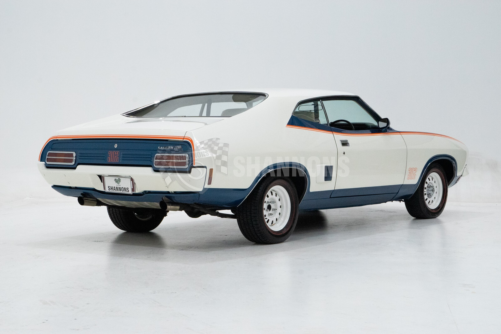 209d1252/xb falcon john goss white 1 jpg