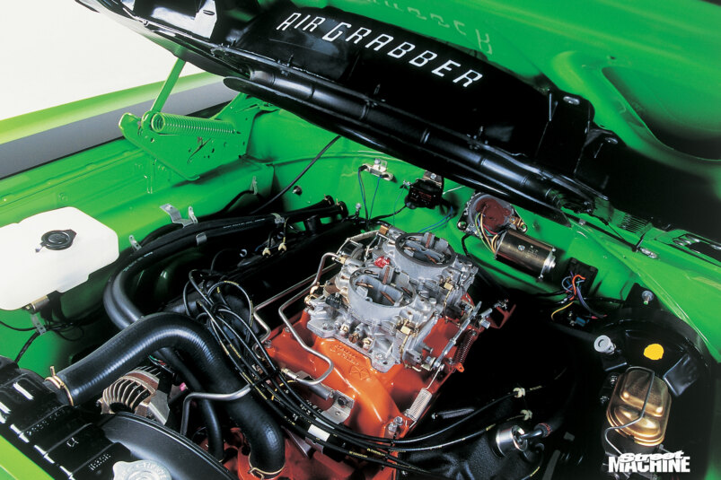 In 1968 there were two engine options, the standard 383ci low-deck big block, or the 426ci Hemi which cost $714 extra. That was a lot of money in 1968.